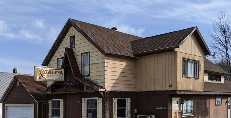 Tinas Katalina (Katalina Motel and Cafe) - Web Listing (newer photo)